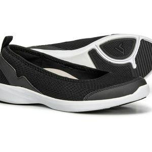 Vionic athletic slip on shoe size 9